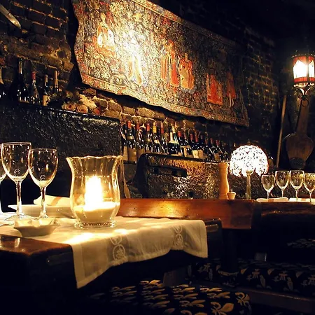 オーベルジュ デュ ボン フェルミエ ホテル ヴァランシエンヌ